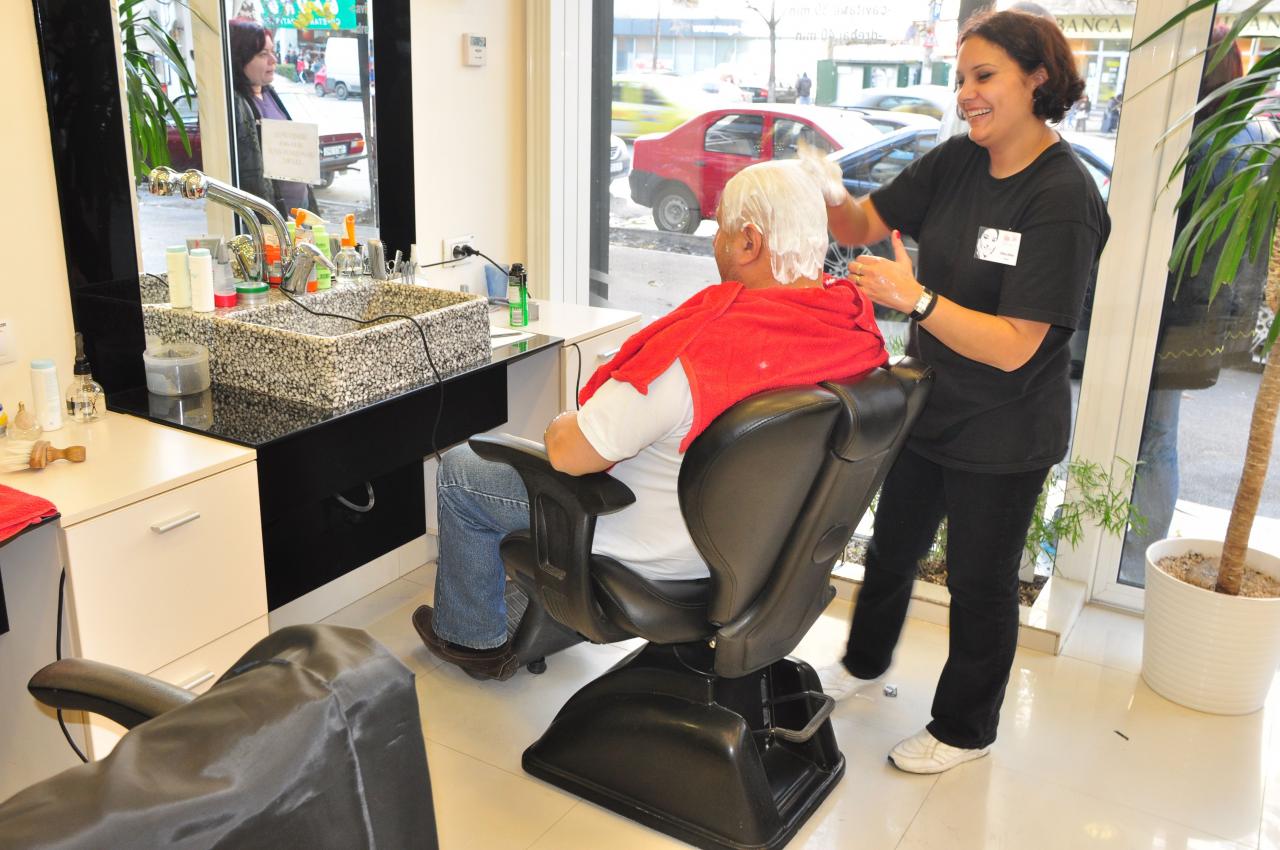 Salon Max Stil Salon Delfinului Din Bucuresti